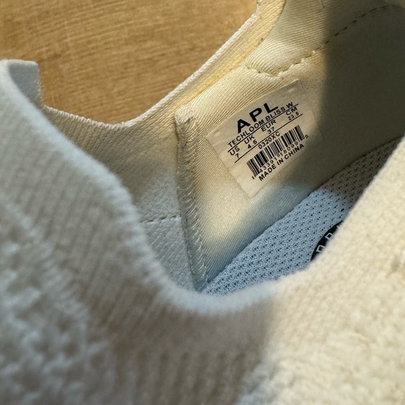 APL techloom bliss in size US women’s 7 worn once - Picture 5 of 5